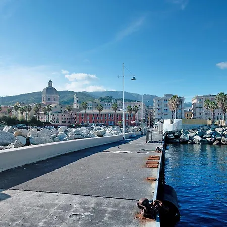 Casa Maurizio - Vista Nel * Genoa